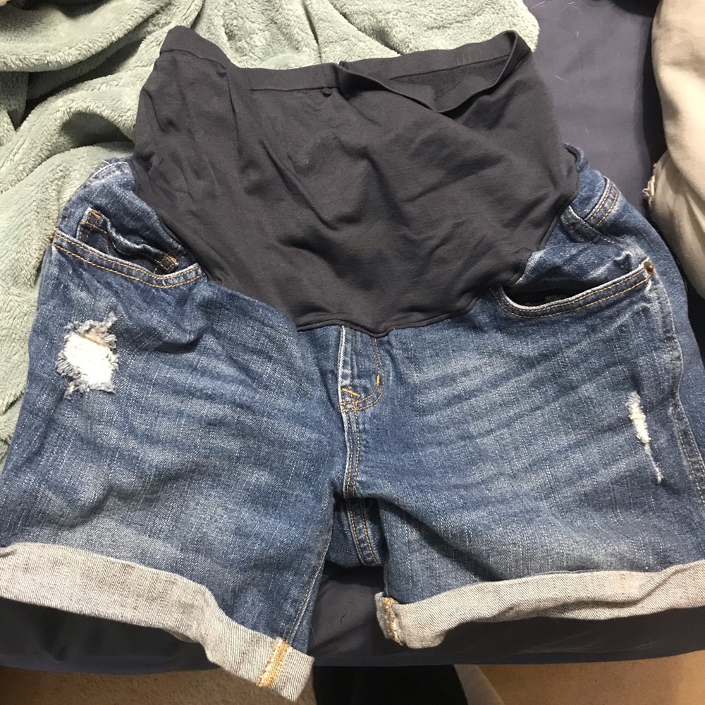 Old navy maternity shorts